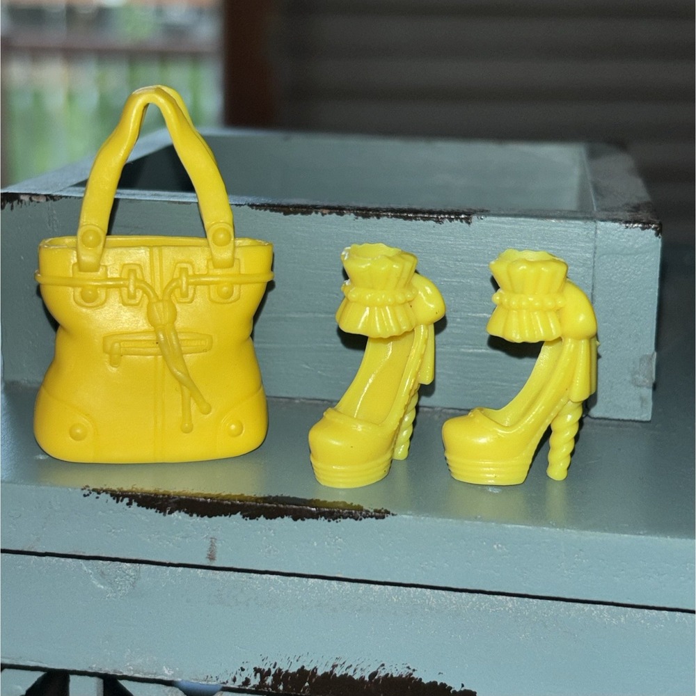 Mattel Barbie Doll Yellow High Heeled Open Toe Shoes and Handbag Lot